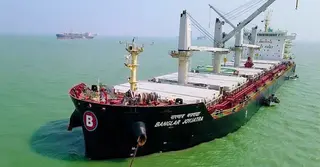 হরমুজ প্রণালি অতিক্রমের অনুমতি না পেয়ে শারজাহ বন্দরেই ফিরছে ‘বাংলার জয়যাত্রা’